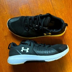 Under armor Charged sneakers - size 8